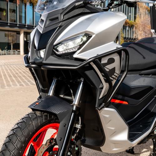 BARRES DE PROTECTION LATÉRALES NOIRES MAT - APRILIA SRGT 125 Piaggio